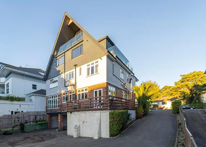 A Piece Of Seaside Serenity On The Sandbanks Peninsula