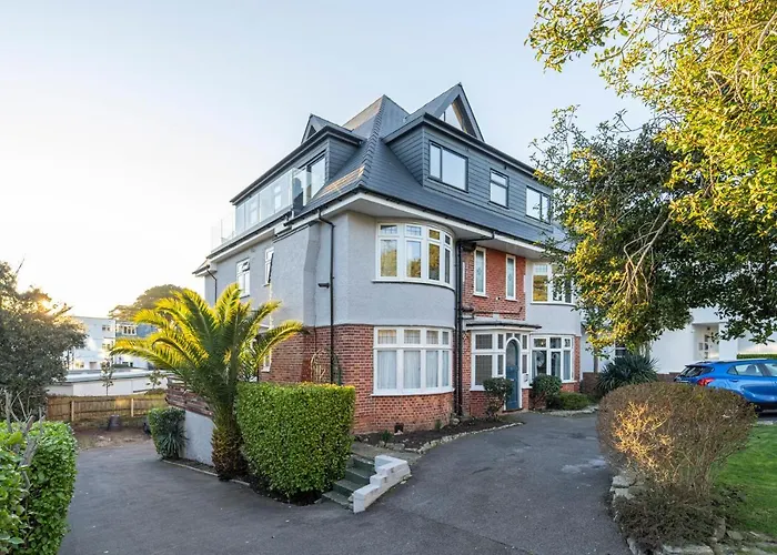 A Piece Of Seaside Serenity On The Sandbanks Peninsula